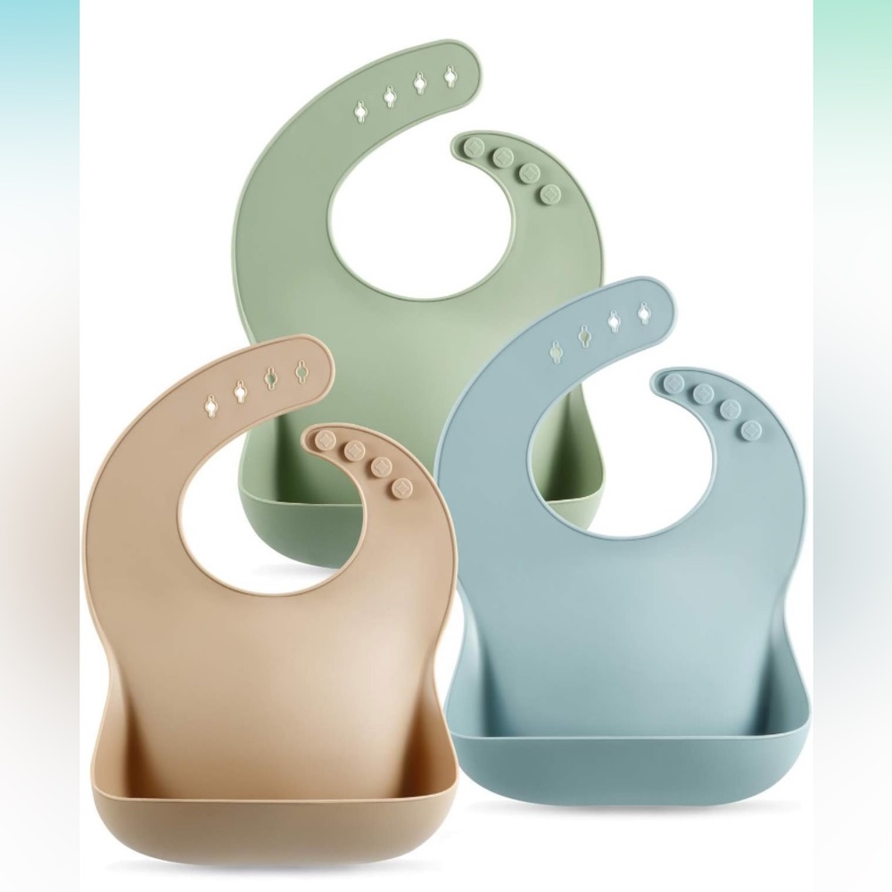NWT 3 Set of Silicone Bibs